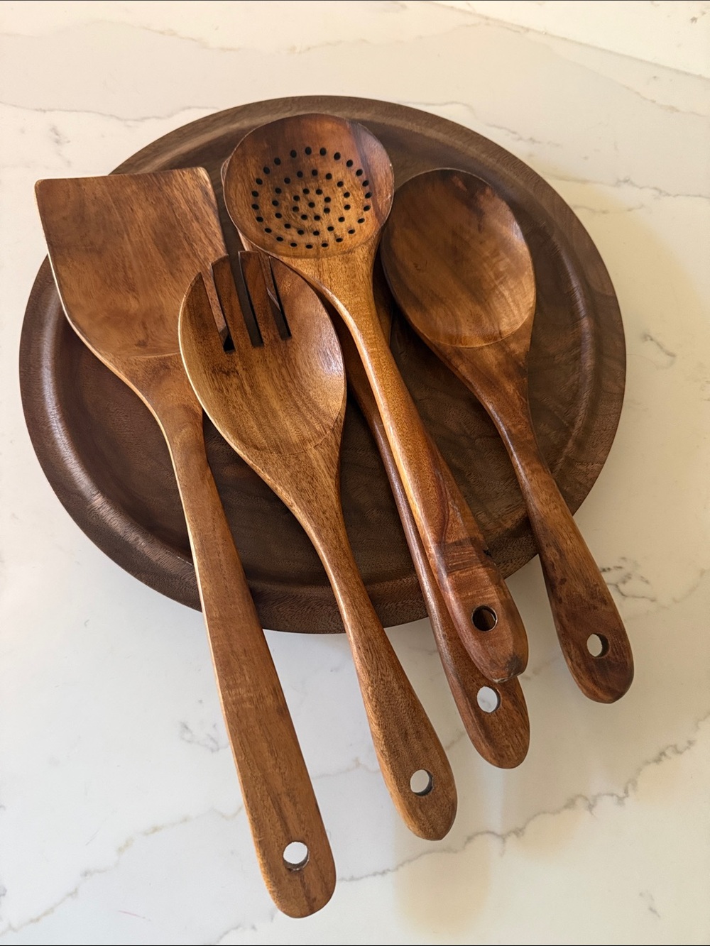Zulay Wood 5-Piece Kitchen Utensil Set with 11” Plate
